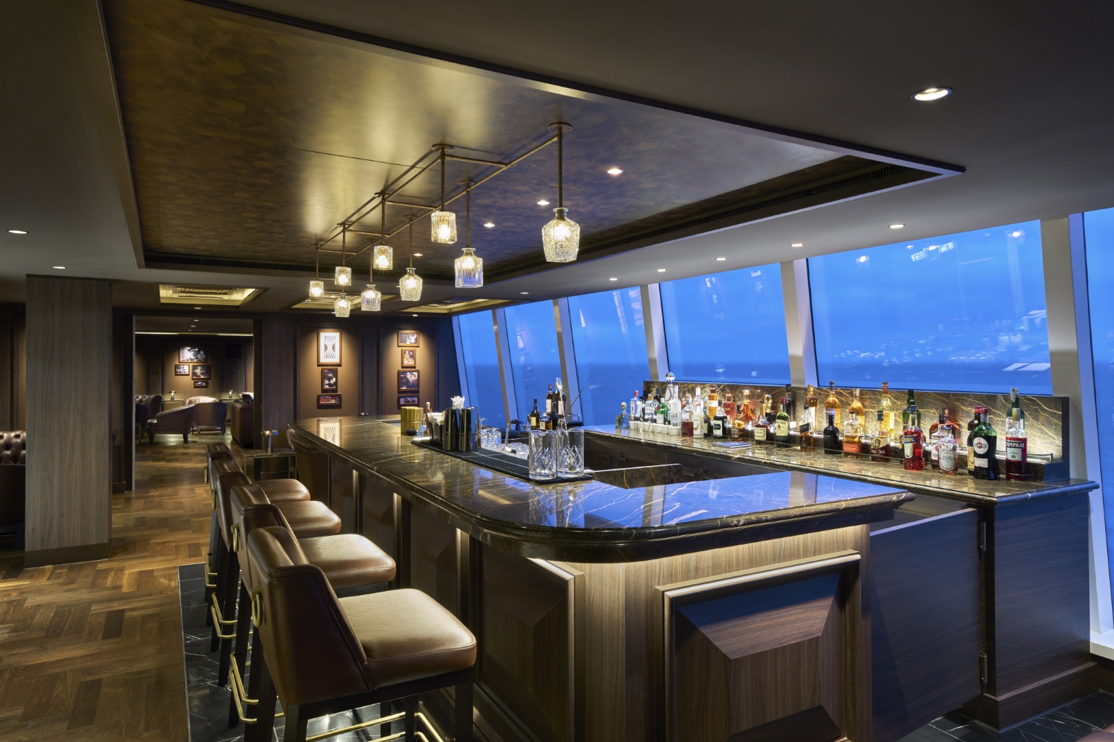 Bars & Lounges | Cruise Amenities